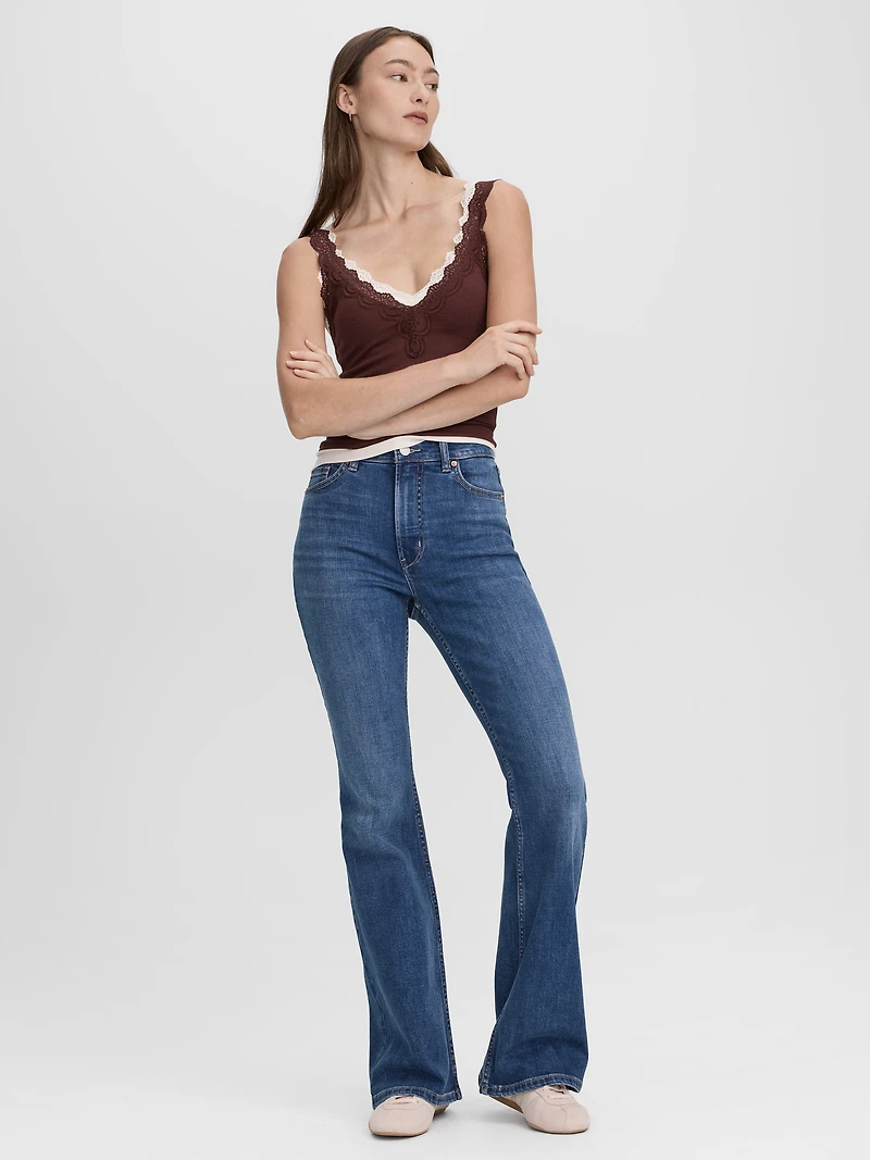 Jean à jambe évasée et taille haute