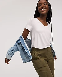 T-shirt à col V - R Essentials