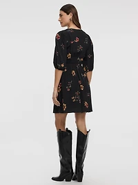 Robe à taille empire et col V