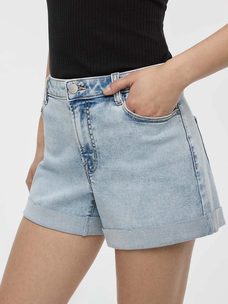 Jean court à jambe large et taille haute