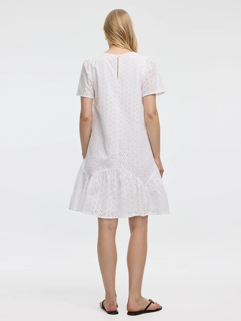 Robe à oeillets manches courtes avec col rond