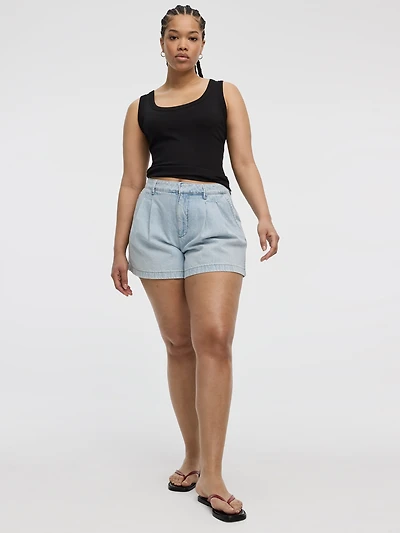 Short à plis en denim