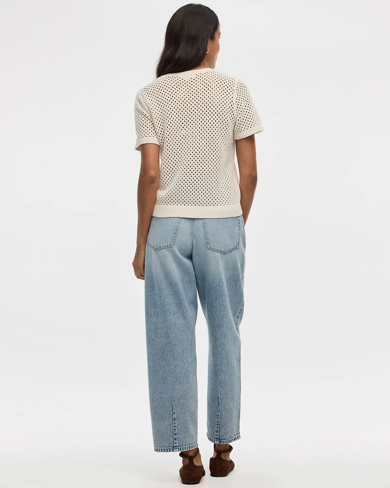 Pull en mailles ajourées à col rond et manches courtes