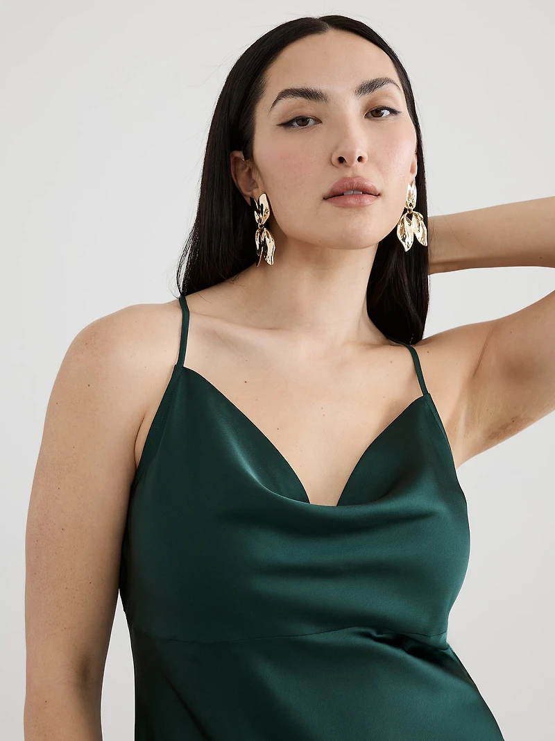 Robe maxi sans manches à col drapé