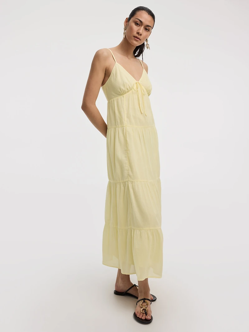 Robe maxi sans manches avec encolure en coeur