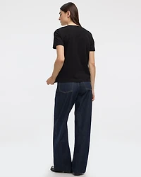 Boyfriend V-Neck T-Shirt - R Essentials