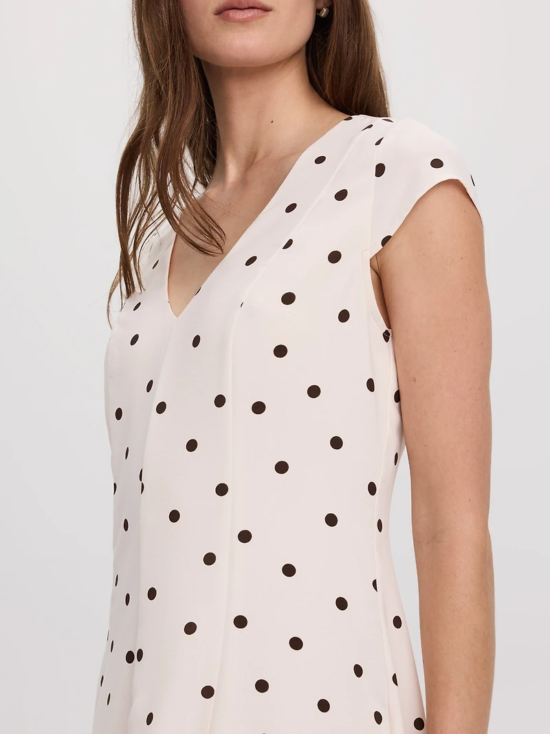 Robe courte à col V