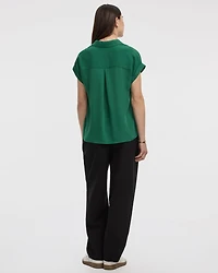 Blouse fluide à manches courtes et col en V