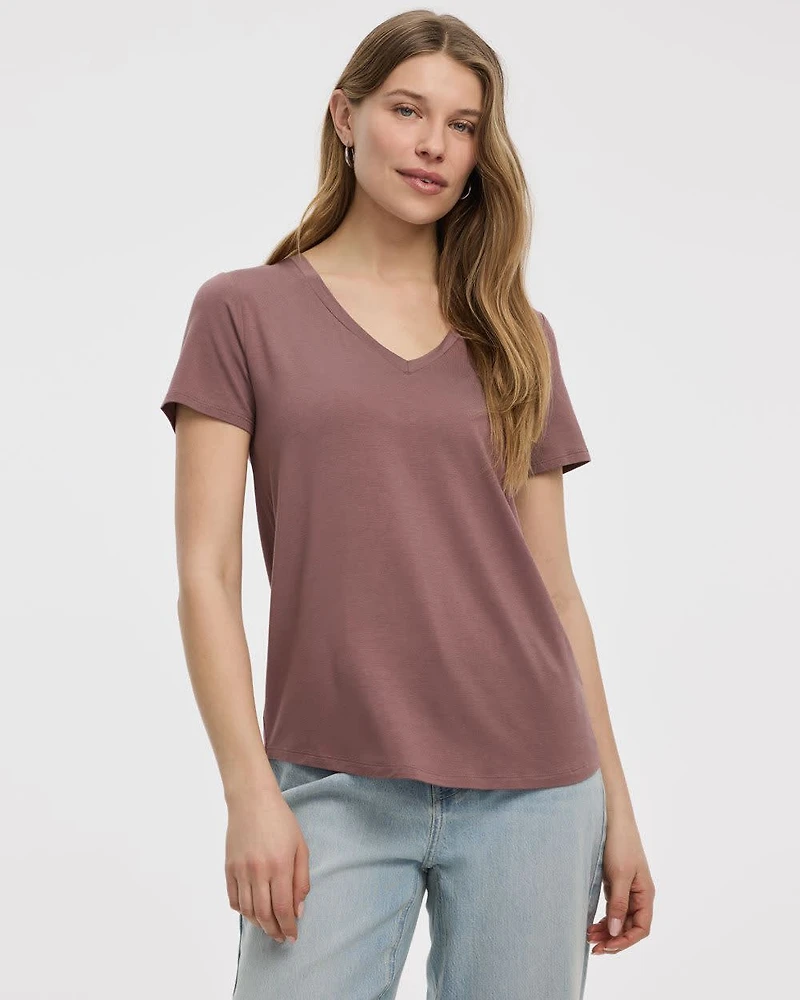 V-Neck Tee - R Essentials