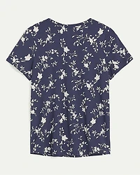 V-Neck T-Shirt - R Essentials