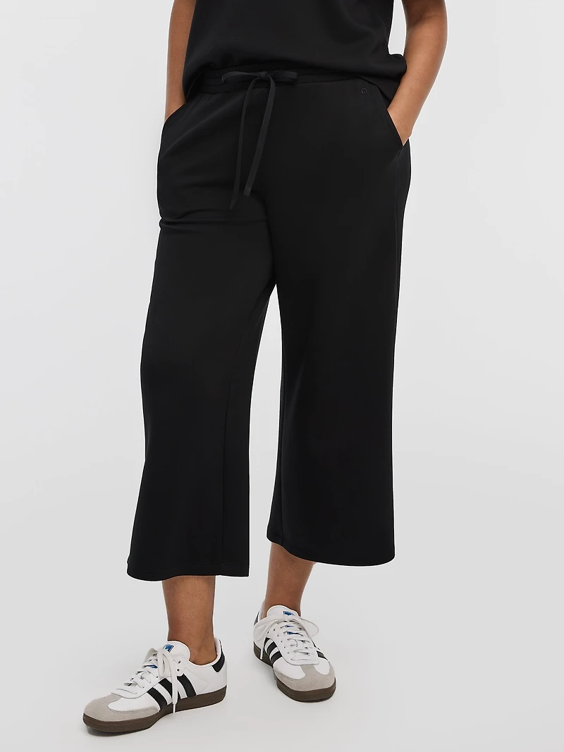 Pantalon court à jambe large – HYLUX Hyba