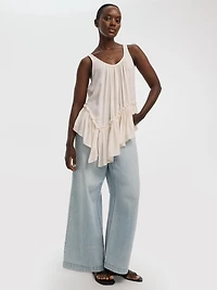 Camisole à col dégagée avec ourlet asymétrique volants