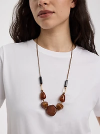 Collier long en corde avec billes