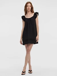 Robe courte à volants et col V