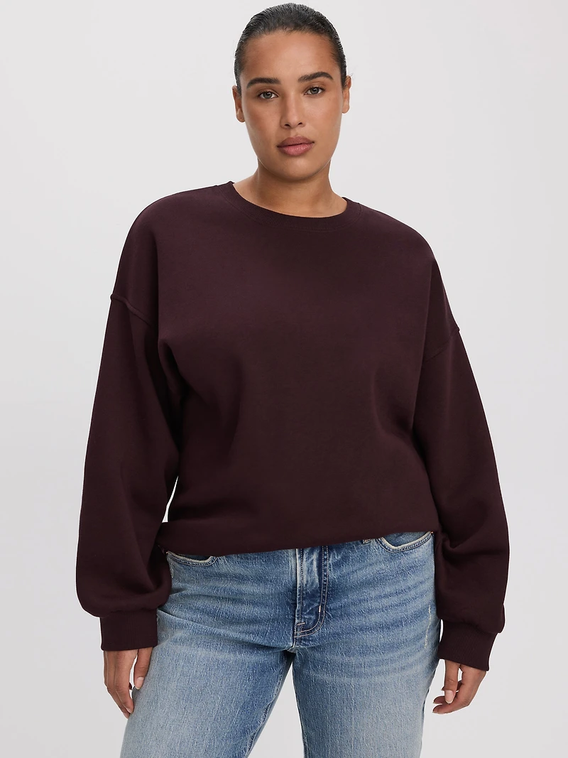 Long Crew-Neck Fleece Sweatshirt - R Essentials