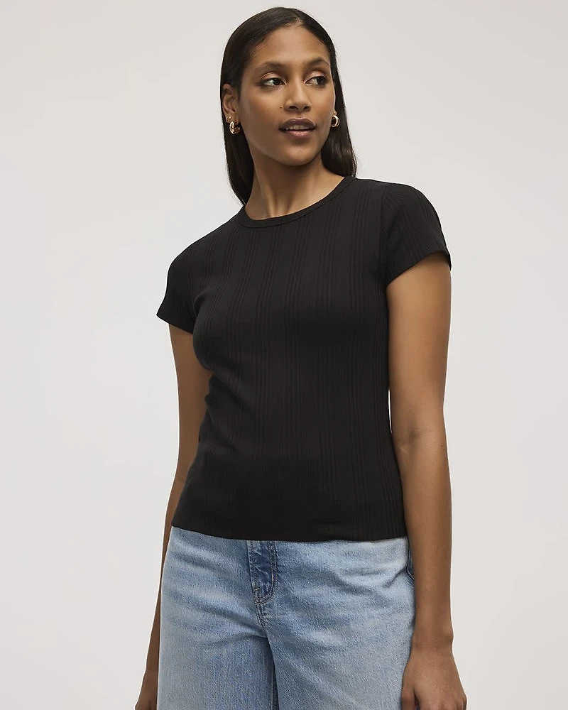 T-shirt ajusté et côtelé à col rond