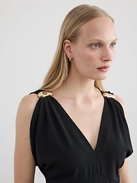 Robe midi ajustée sans manches à col V