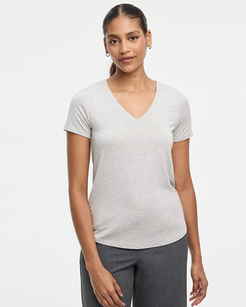Short-Sleeve V-Neck Tee - R Essentials