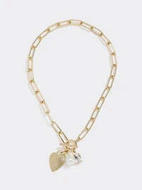 Collier court à breloques