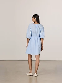 Robe courte à col V