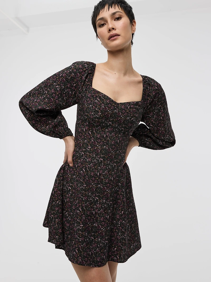 Long-Puffy-Sleeve Bustier Dress with Sweetheart Neckline