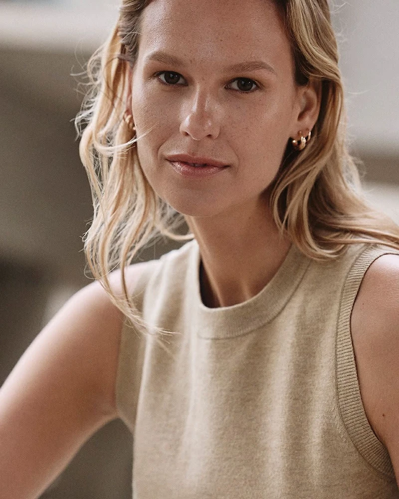 Sleeveless Crew-Neck Top