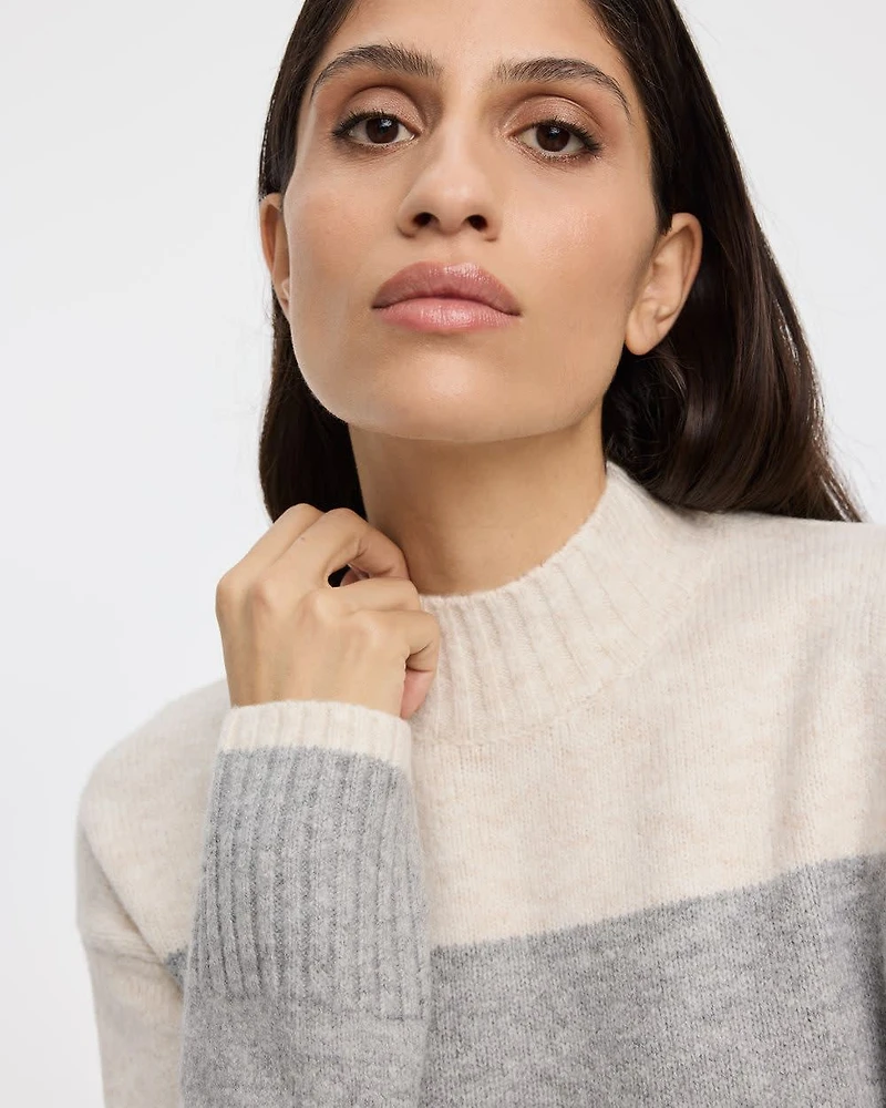 Long-Sleeve Mock-Neck Loose Pullover