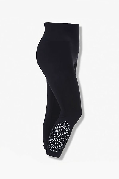 Plus Cutout Capri Leggings