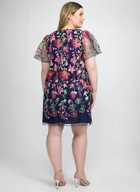 Robe à broderies florales