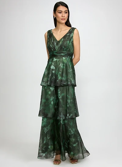 Robe fleurie à étages volantés