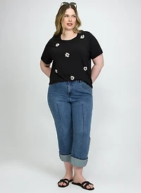 Shell Embellished T-Shirt & Pinched Seam Denim Capris