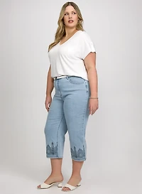 V-Neck Slub T-Shirt & Embroidered Denim Capris