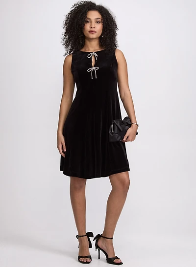 Robe en velours à rubans