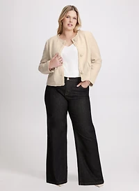 Veste en bouclé écourtée et jean semi-évasé