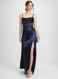 Robe corset à col bénitier