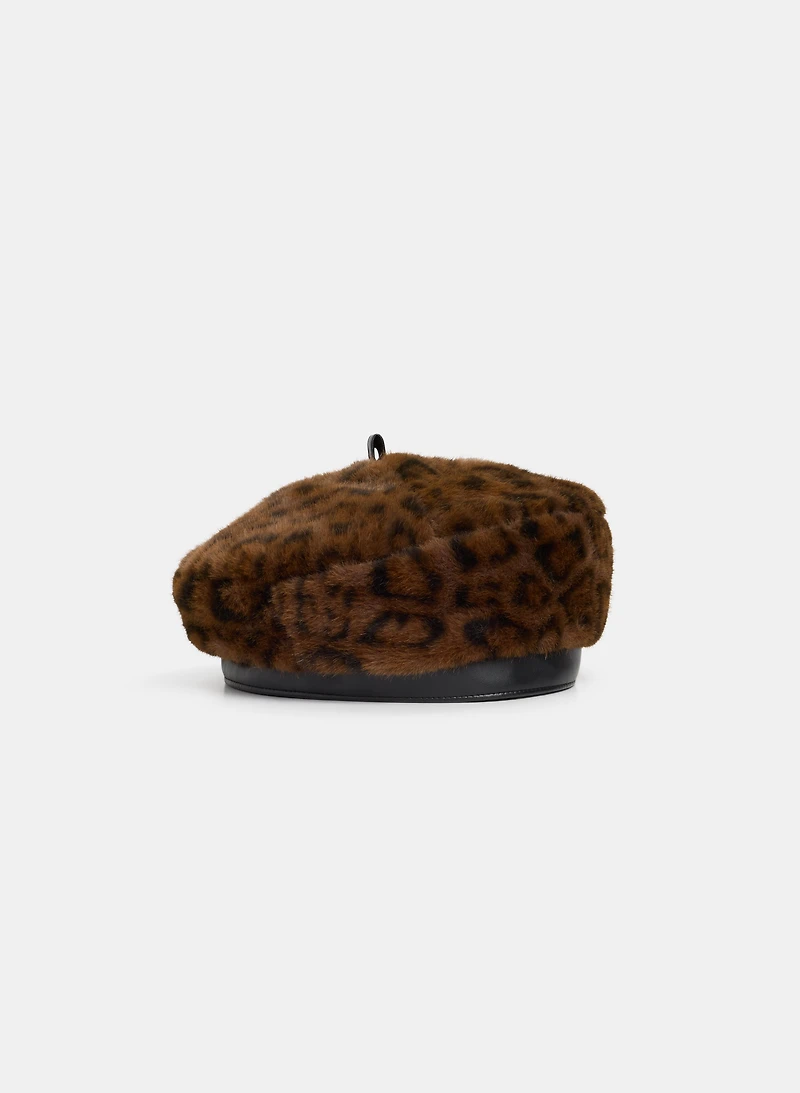 Béret en fausse fourrure