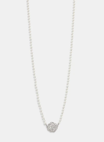 Collier en perles à pendentif floral