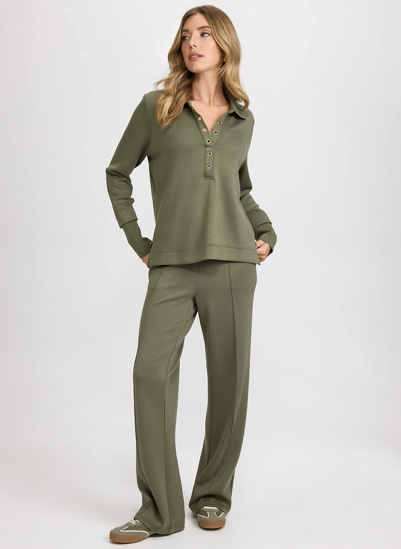 Haut à col polo et pantalon à cordon