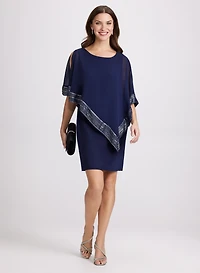 Robe en chiffon à cape asymétrique