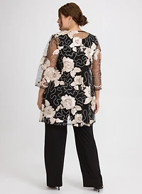 Ensemble de camisole, pantalon et veste à broderies