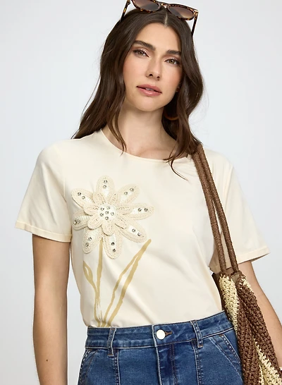 T-shirt à fleur en macramé