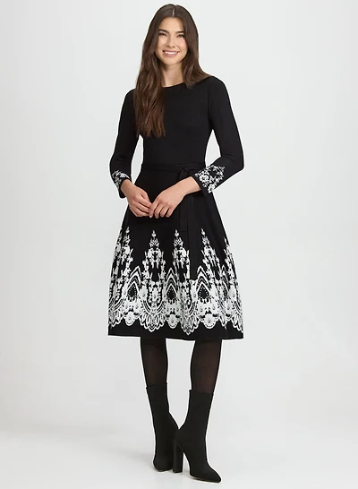 Robe en tricot à bordures paisley