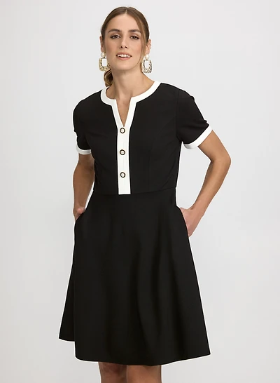 Robe à boutons décoratifs