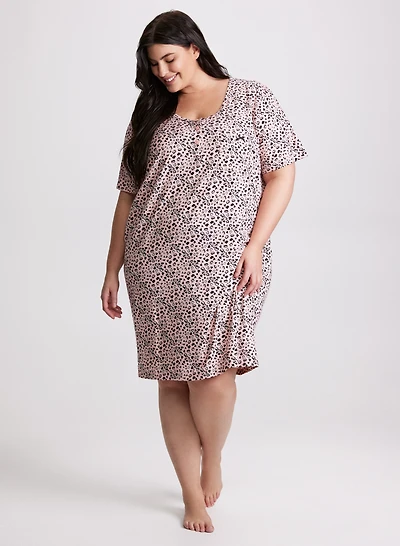 Robe de nuit à manches courtes et motif coeurs