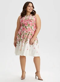 Robe fleurie sans manches à surpiqûres