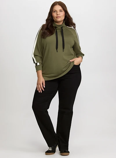 Contrast Sleeve Top & Straight-Leg Jeans