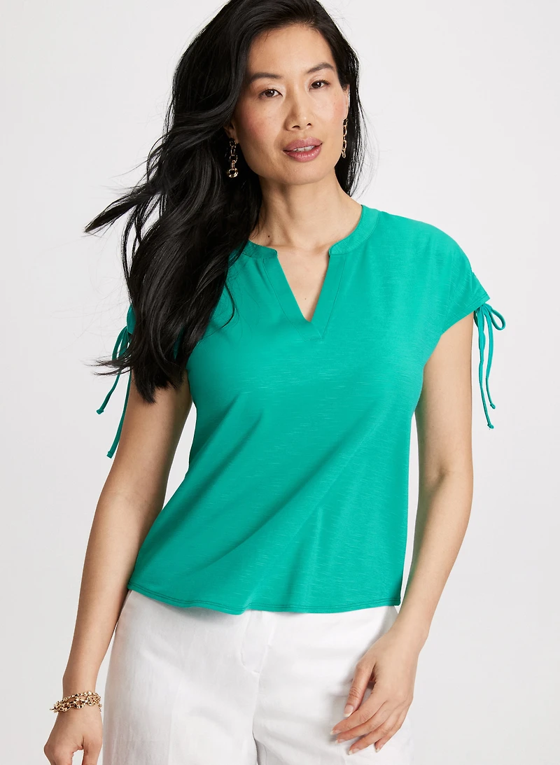 T-shirt à encolure en V et cordons