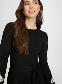 Robe en tricot à bordures paisley