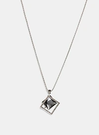 Collier à pendentif de pierre carrée