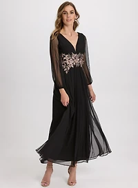 Robe plissée à appliqué floral